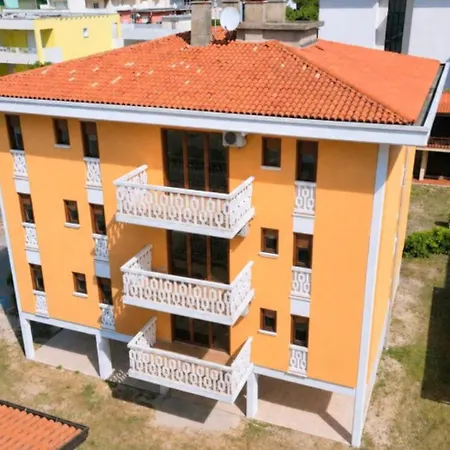 Polluce Apartment