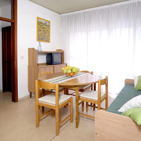 Polluce Apartment *