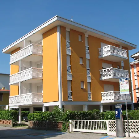 Polluce Apartament *